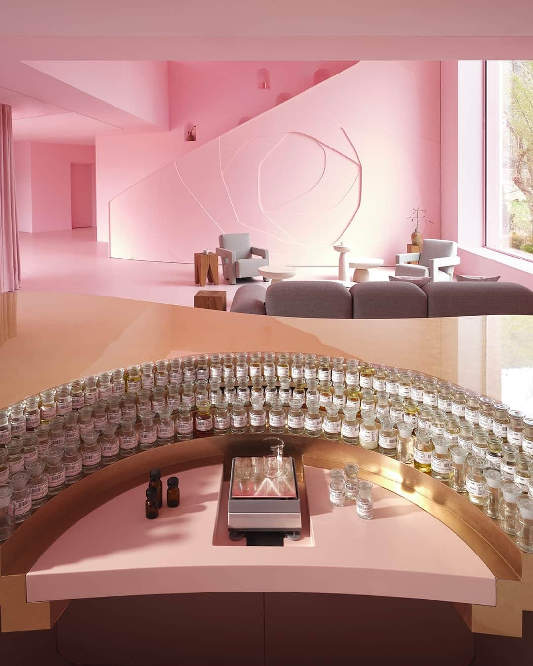 Lancôme Officialさんのインスタグラム写真 - (Lancôme OfficialInstagram)「Step inside the Rose House and swipe to discover its amazing eco-design, based on bio-sourced materials, including a perfume organ, and celebrating local craftsmanship. In this new space, Lancôme, perfumer for almost 90 years, is committed to preserving and sharing the natural and cultural heritage of French fragrance. The quintessentially Lancôme space will soon be open to visitors. Architects: @nem_architectes Photographer: @lazizhamani #Lancome #RoseHouse #design #nature」4月24日 0時00分 - lancomeofficial
