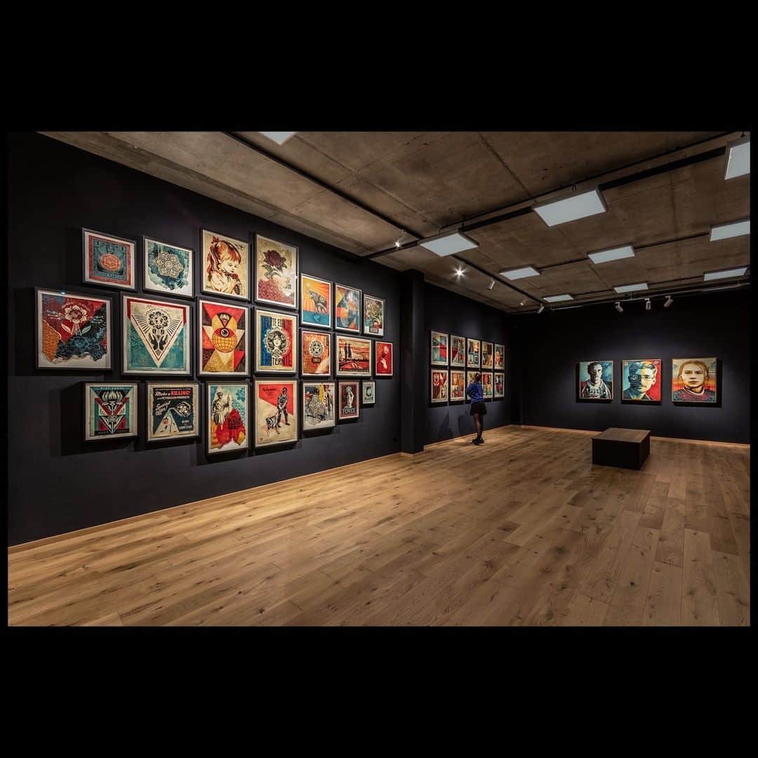 Shepard Faireyさんのインスタグラム写真 - (Shepard FaireyInstagram)「MUNICH: My show New Clear Power ends on the 30th of April! Looks like @invaderwashere was there. If you haven’t checked out the show yet at @amuseum_munich, please do! –Shepard  Reach out to @overratedartinc / www.overratedart.com for art inquires! Please note that this is an institutional exhibition and not all original artwork and paintings will be for sale.」4月24日 0時01分 - obeygiant