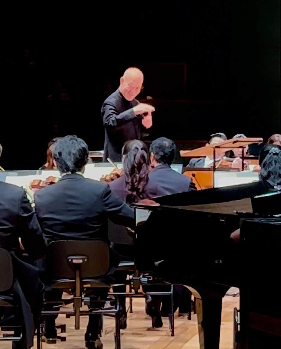 久石譲さんのインスタグラム写真 - (久石譲Instagram)「The scenes from Esplanade Concert Hall with the Singapore Symphony Orchestra.」4月24日 0時13分 - joehisaishi_composer
