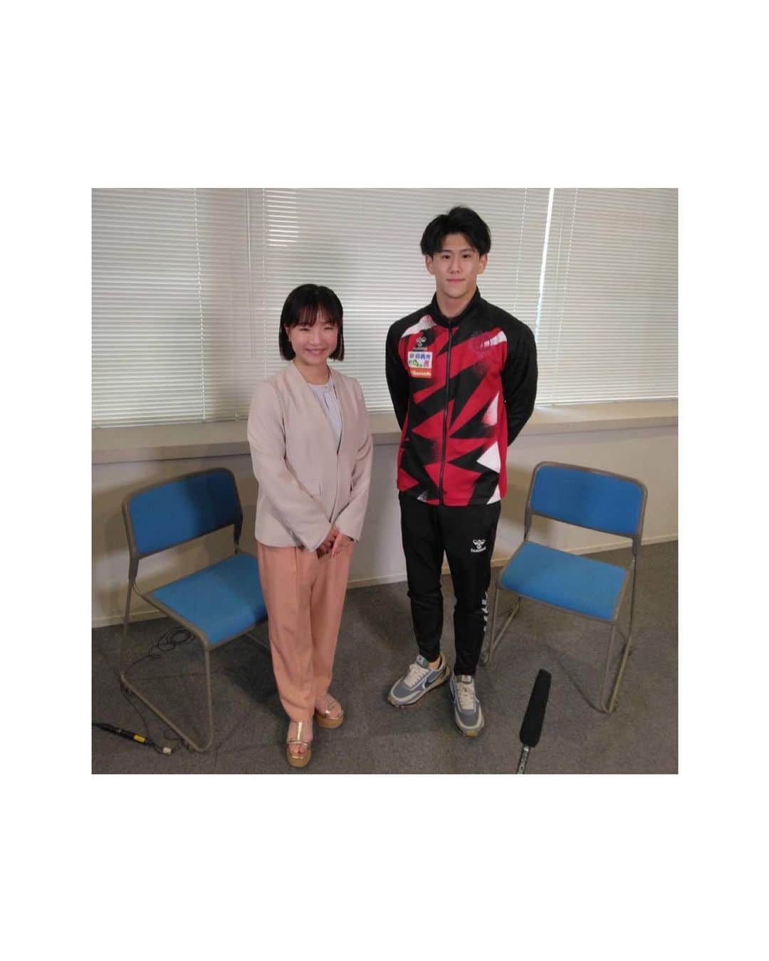 寺本明日香さんのインスタグラム写真 - (寺本明日香Instagram)「テレビ東京 「みんなのスポーツ！」  今日は野球解説者 西岡さんと共に野球はもちろん 体操もたくさんお届けしました！  怪我がありながらも 見事3連覇に輝いた橋本大輝選手を 取材。 全日本選手権の振り返りもふまえ、 怪我の裏側や世界王者の意識についてもお話いただきました。 これからの活躍も応援してます。  来週のみんなのスポーツ！ですが、 土曜日のみお休みさせていただきます。 日曜日（30日）がラスト マンスリーMCになりますので またお楽しみに☺️  衣装 👗 @cohina.official  👡 @foremos_marco」4月24日 0時06分 - teramoto_asuka