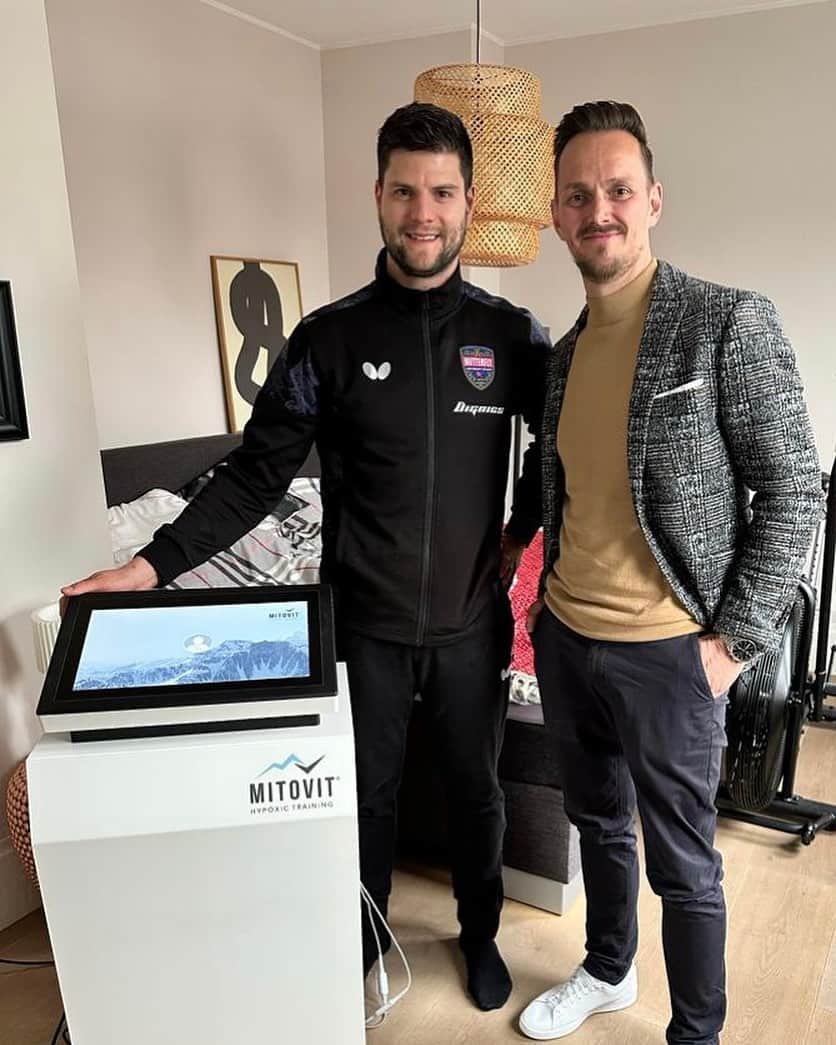 ドミトリ・オフチャロフのインスタグラム：「Vielen Dank an @Commit_creatinghealth und dem gesamten Team für die Unterstützung im regenerativen und konditionellen Bereich mit ihrem MITOVIT Hypoxietrainingsgerät. Unglaublich, was man mit dem gezielten Einsatz von sauerstoffarmer Höhenluft erreichen kann. Habt Ihr es schonmal ausprobiert?」