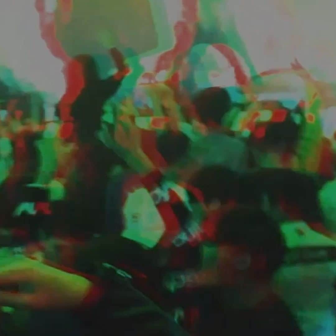 Spinnin' Recordsのインスタグラム：「The weekend is almost over but the party never ends! A SICK new tune from the iconic @breathecarolina is out now for you to enjoy💥  TRACK ID | Breathe Carolina - Sick」