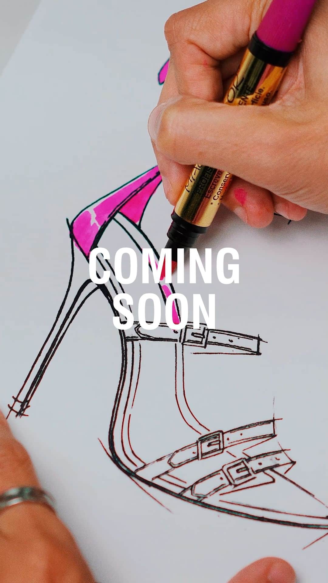 のインスタグラム：「Coming soon, Schutz Trends by @thassianaves. Stay Tuned!   #Schutz #SchutzTrends #TNSchutz」