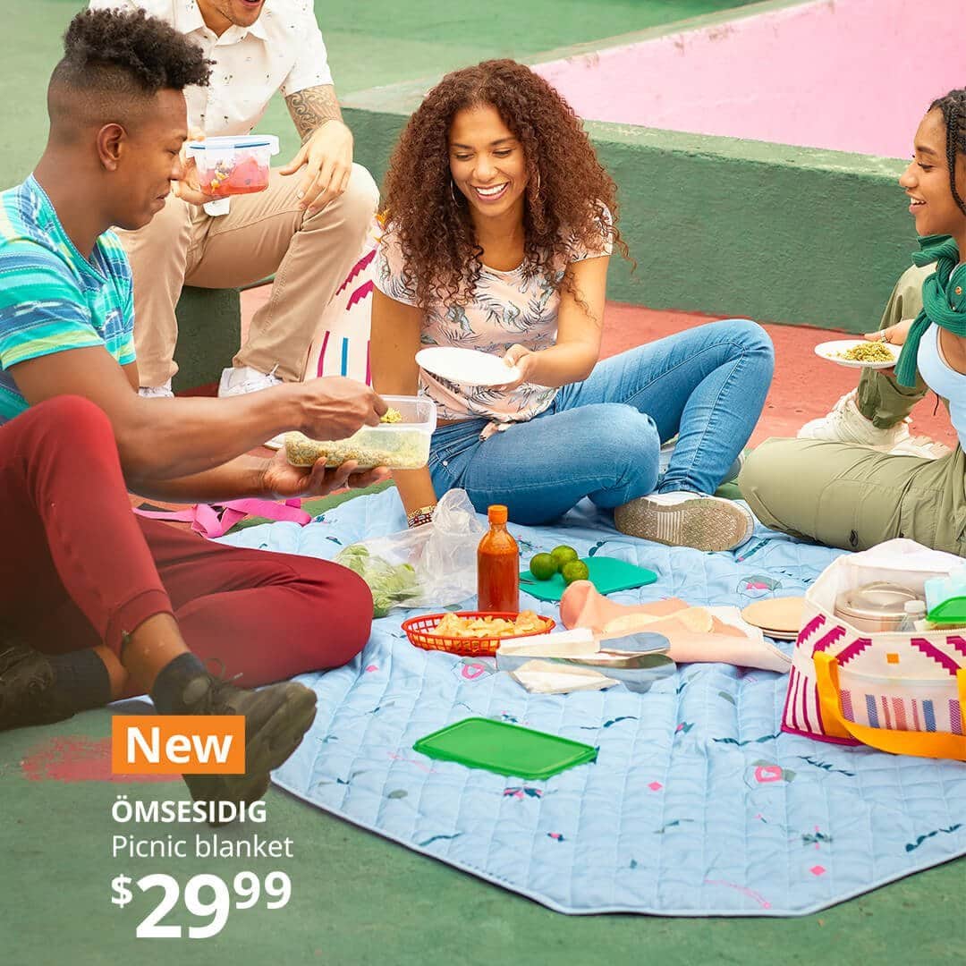 IKEA USAのインスタグラム：「Life’s a picnic! The new ÖMSESIDIG collection includes this waterproof blanket designed by Marisol Centeno that’s meant to be rolled up and rolled out with. Explore the full collection for more party prepping essentials at link in bio. #NationalPicnicDay」