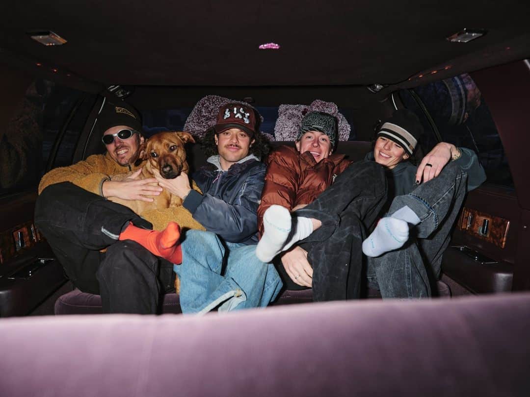 Stanceのインスタグラム：「There ain't no snow team like ours. 📈🧦🏔️⁠ ⁠ @grendiesel⁠ @latexmansion⁠ @shoeburt⁠ @jill_perkins⁠ ⁠ #stancesocks #snowboarding #stitcheddifferent」