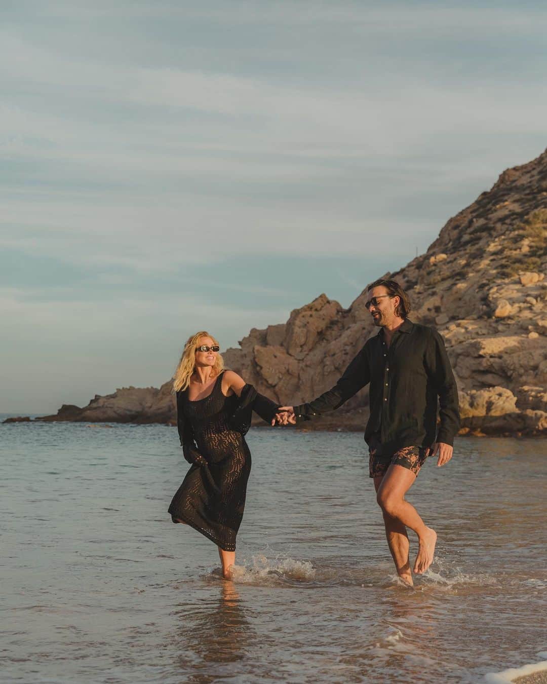 アリッサ・ジュリア・スミスのインスタグラム：「Needed this trip with just us two more than I knew! Love creating life with you and I can’t wait to continue growing this sweet family together @jimmykillian #babymooning」