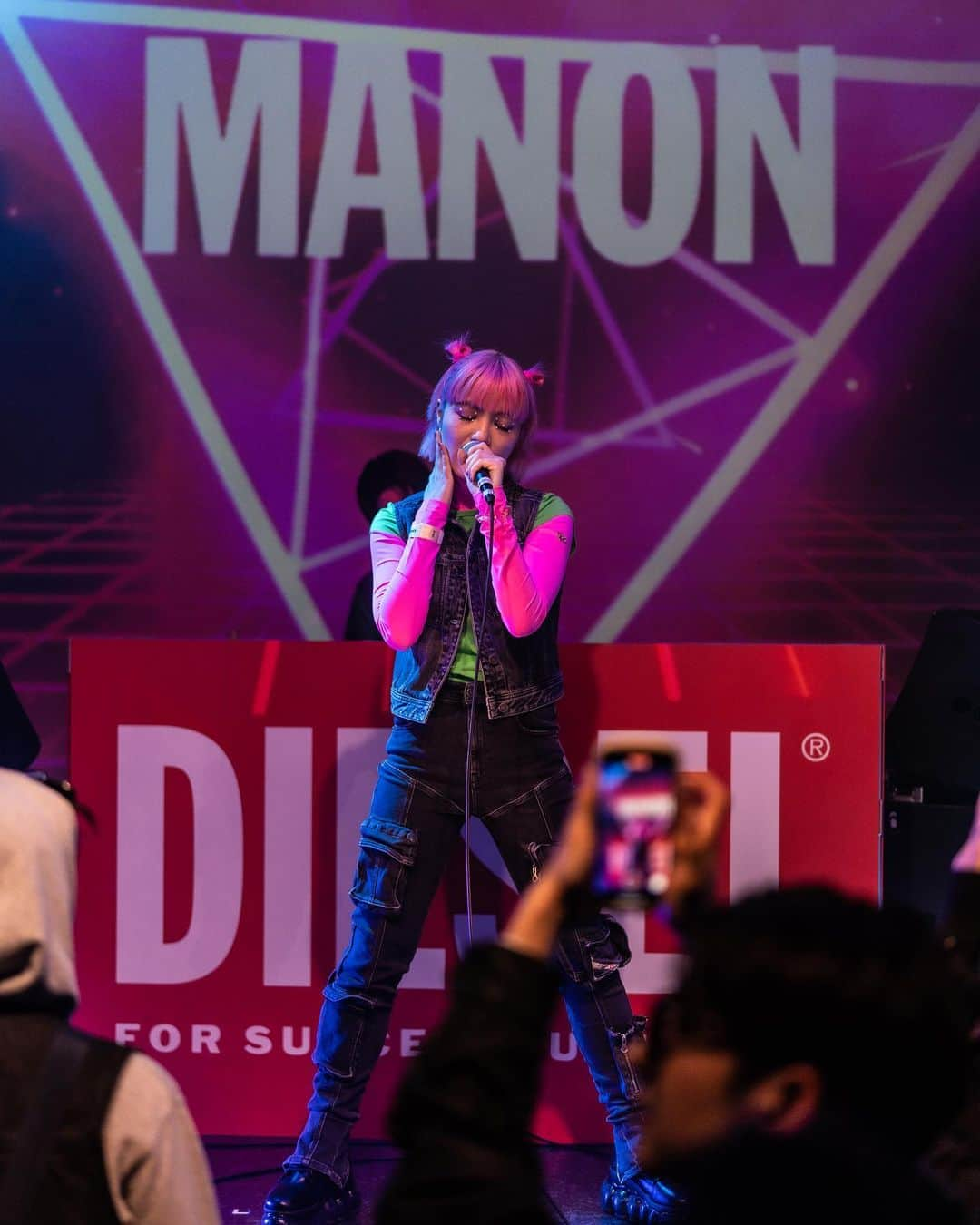 MANONさんのインスタグラム写真 - (MANONInstagram)「DIESEL AFTER PARTY @ FUK THANK YOU🪩💕💚 📸 @uran_sakaguchi   地元でこんなイケイケなイベントに出れたの最高🫶🏼超楽しかったな🫠  #dieselfukuoka #diesel」4月24日 1時13分 - je_suis_manon2