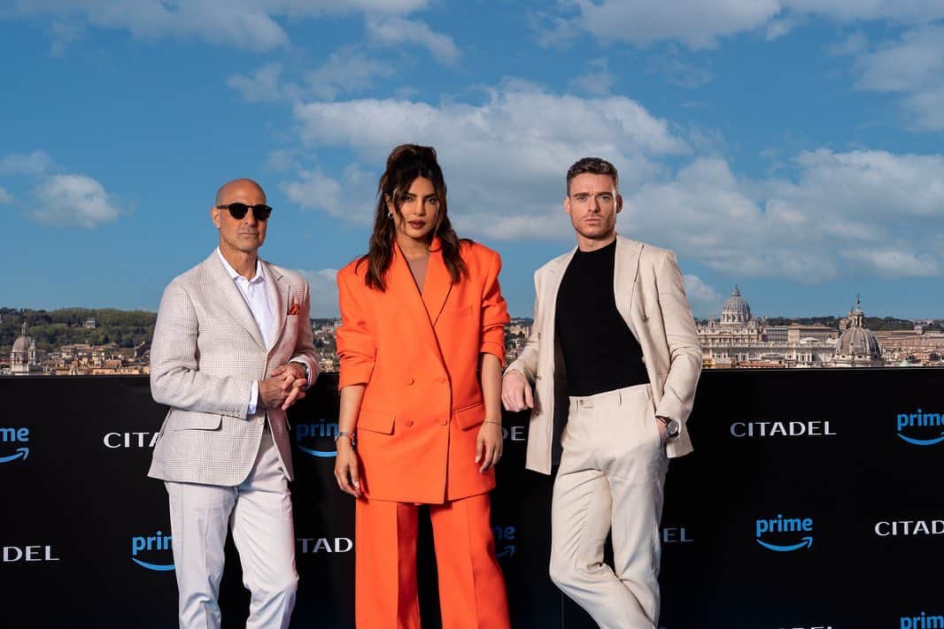 プリヤンカー・チョープラーのインスタグラム：「When In Rome… 🧡」