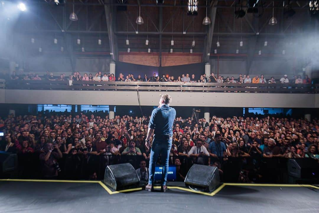 ミシェル・テロさんのインスタグラム写真 - (ミシェル・テロInstagram)「que isso, hein Porto Alegre?!  Obrigado pela recepção sensacional.  @expochurrasco, foi bom demais.  📸 @joaovitorfotografiams   #show #micheltelo #portoalegre」4月24日 1時32分 - micheltelo