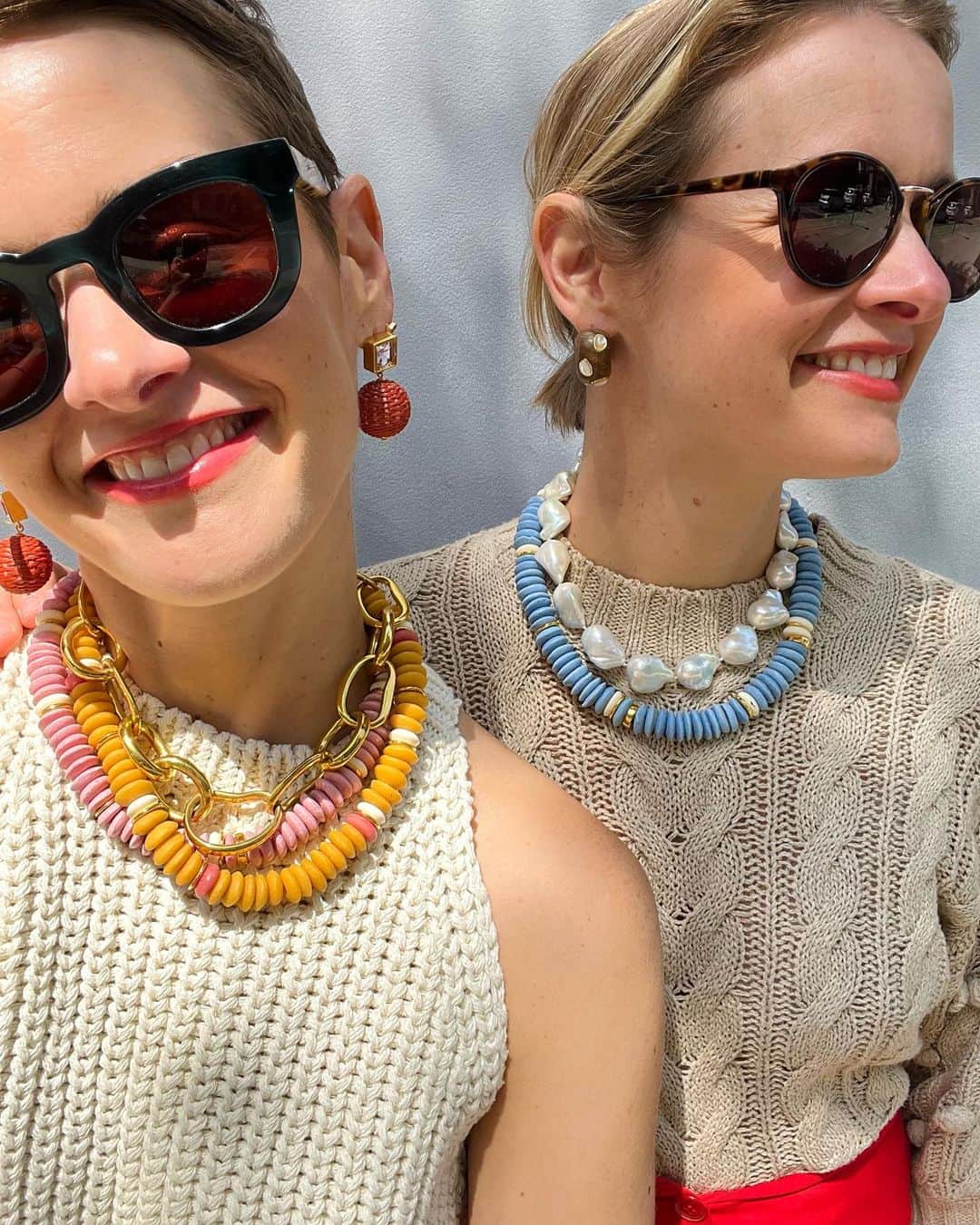 リジー フォルトゥナートのインスタグラム：「Happy Sunday! 🍦For today’s Sunday Seven, sis and I styled 7 looks with our recycled bead Laguna Necklaces ♻️ we’re giving 15% of sales from these babies to @environmental_defense_fund through the end of the weekend 🌍 so get some styling inspo 👆(in stories!) and shop for a cause! ✅」