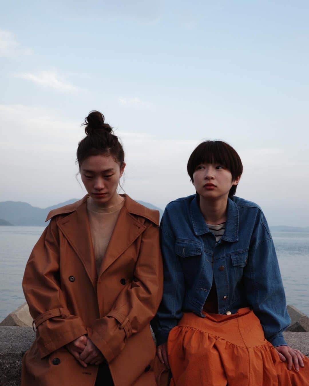 のインスタグラム：「Aimerさん「あてもなく」の MVに出演させていただきました。  撮影前にこの曲を聴かせていただいて、 とても大きな力と緊張感の中、チーム一丸となってMVを作った気がします。  実は、AimerさんのMVに関わらせていただくのは二度目で、 以前「We Two]という曲でもアニメーションモデルで出演させていただいていました。  どちらも私にとって大切な曲です。 皆さんにも届きますように。  YouTubeで観れます。 是非、観てください＾＾  📷　@jumpeimori1112   #aimer #あてもなく」