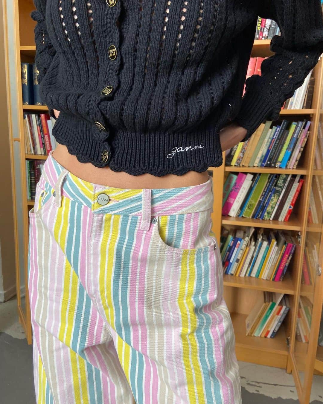 ガンニのインスタグラム：「Rainbow chasing 🌈🌟 Our stripe stary jeans #GANNI」