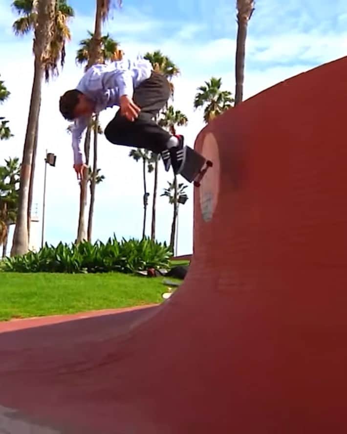 ヴィンセント・ミルウ のインスタグラム：「@buzzz_skateshop link in bio 🎥 @lucciii__」