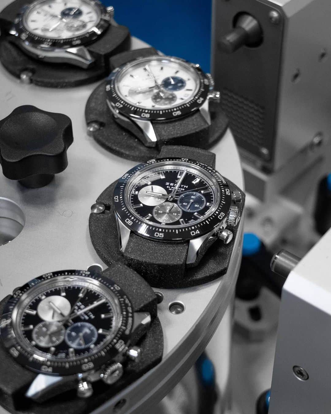 ゼニスさんのインスタグラム写真 - (ゼニスInstagram)「#Manufacture: Hundreds of operations are needed to bring Zenith watches to life.」4月24日 2時16分 - zenithwatches