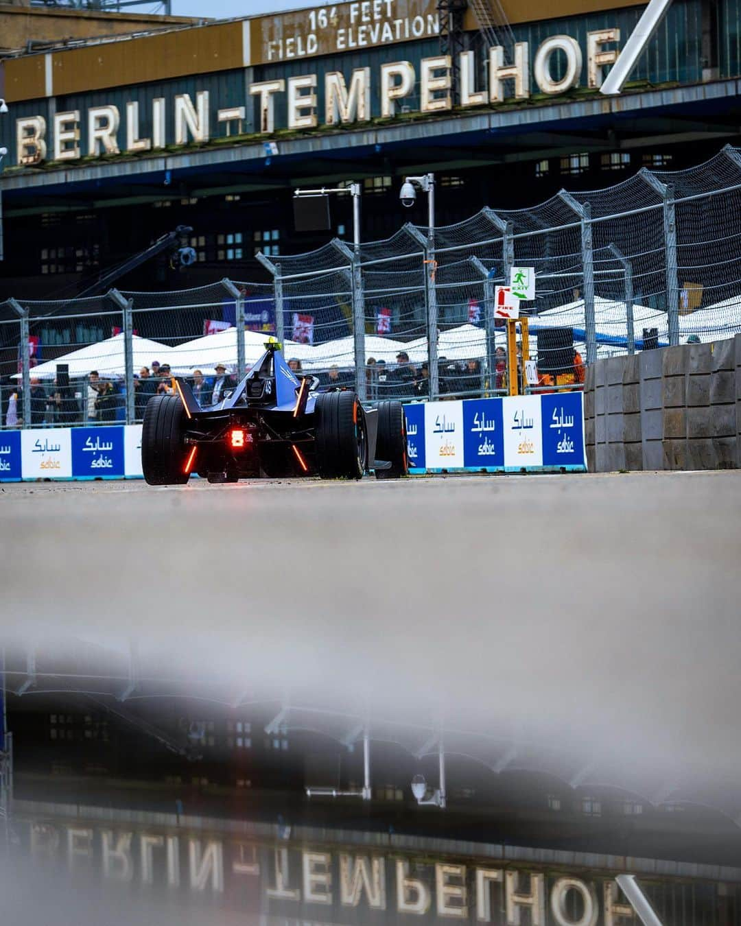 マセラティさんのインスタグラム写真 - (マセラティInstagram)「We told you this year was going to be electrifying with @MaseratiCorse 🔱 The #BerlinEPrix marked the return to the podium for #Maserati. Congratulations to @maximilianguenther, @edomortara and the entire @maseratimsg team for taking home 26 more points.  See you in Monaco on 6 May. #RACEBEYOND」4月24日 2時36分 - maserati