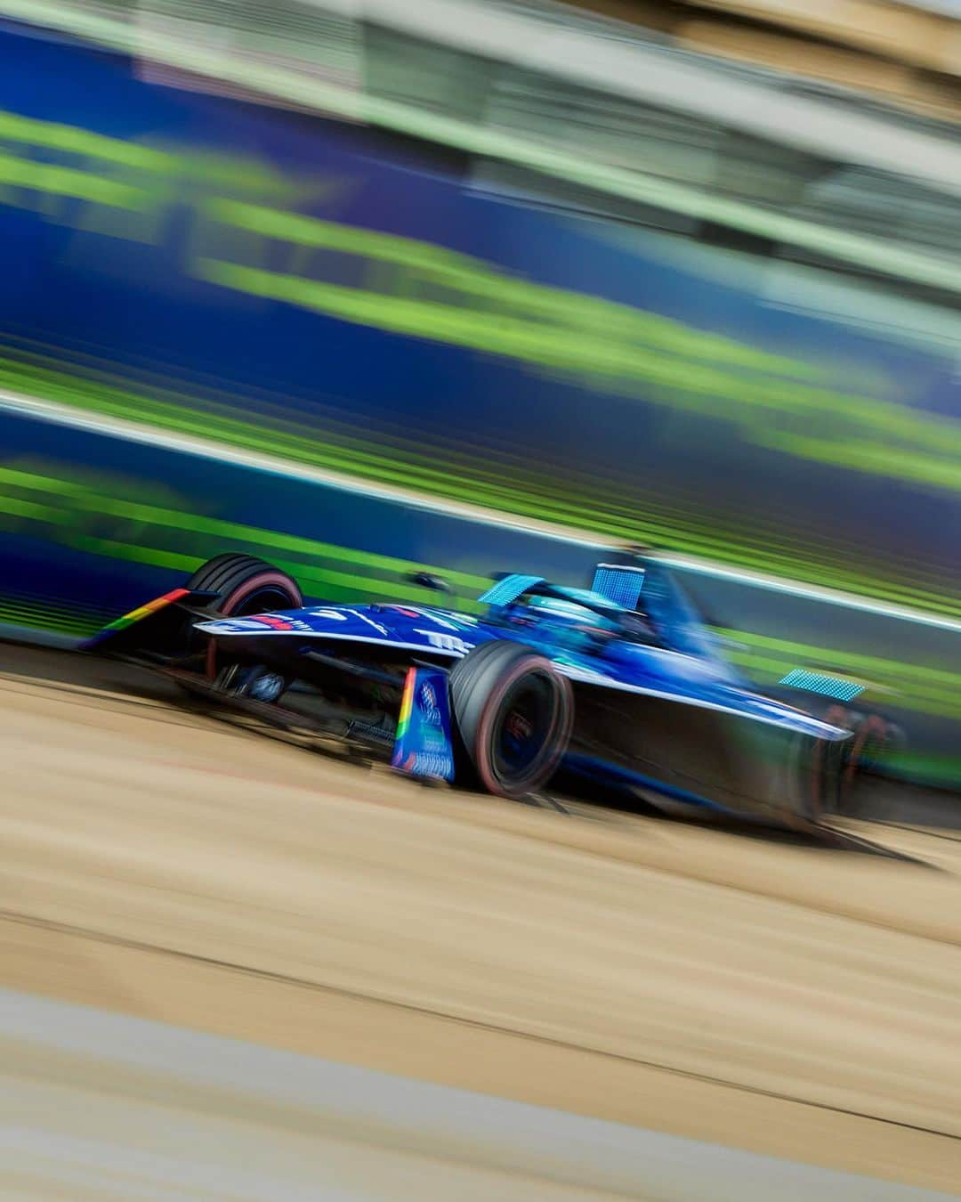 マセラティさんのインスタグラム写真 - (マセラティInstagram)「We told you this year was going to be electrifying with @MaseratiCorse 🔱 The #BerlinEPrix marked the return to the podium for #Maserati. Congratulations to @maximilianguenther, @edomortara and the entire @maseratimsg team for taking home 26 more points.  See you in Monaco on 6 May. #RACEBEYOND」4月24日 2時36分 - maserati