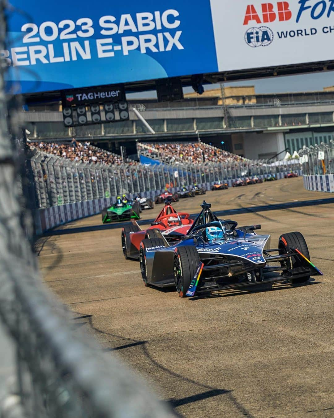 マセラティさんのインスタグラム写真 - (マセラティInstagram)「We told you this year was going to be electrifying with @MaseratiCorse 🔱 The #BerlinEPrix marked the return to the podium for #Maserati. Congratulations to @maximilianguenther, @edomortara and the entire @maseratimsg team for taking home 26 more points.  See you in Monaco on 6 May. #RACEBEYOND」4月24日 2時36分 - maserati