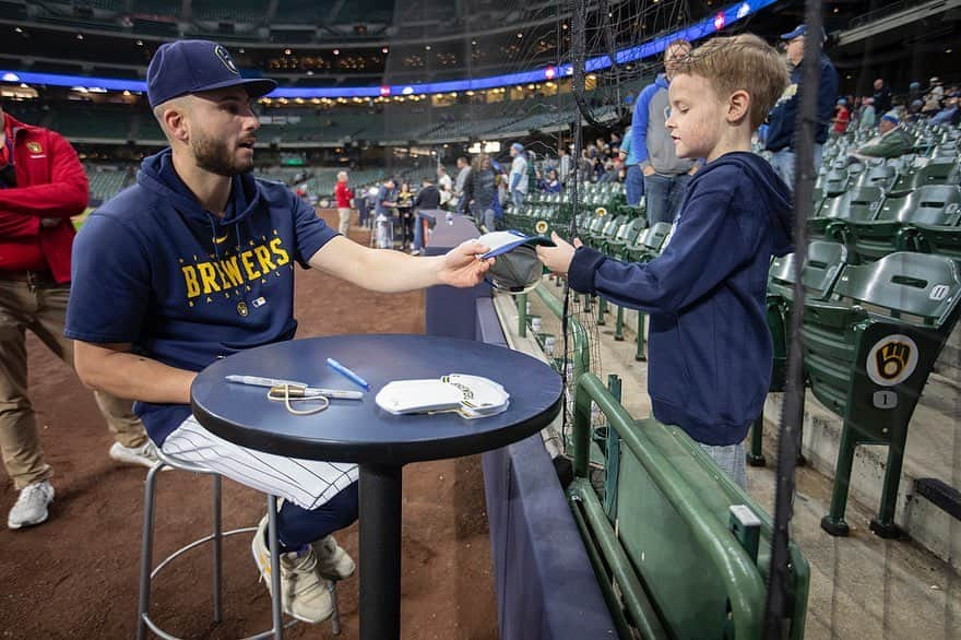 ミルウォーキー・ブルワーズさんのインスタグラム写真 - (ミルウォーキー・ブルワーズInstagram)「For the fans.   #ThisIsMyCrew」4月24日 2時40分 - brewers