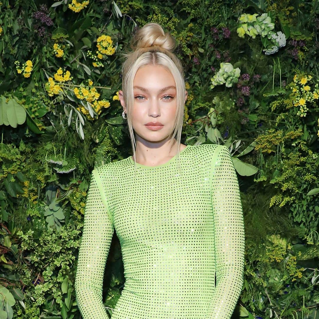 ELLE Germanyさんのインスタグラム写真 - (ELLE GermanyInstagram)「Happy Birthday, Gigi Hadid! Das Model wird heute 28. Jahre alt. ✨  Credit: Getty Images #g#gigihadi」4月24日 2時44分 - ellegermany