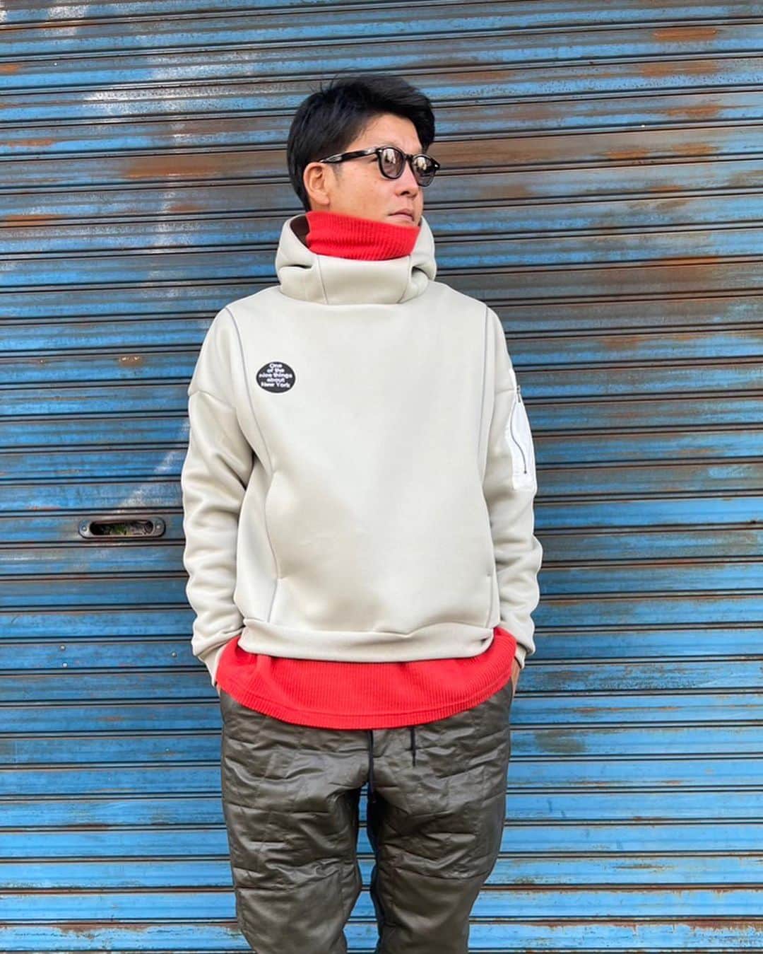 駿河太郎さんのインスタグラム写真 - (駿河太郎Instagram)「NEWORDER  2023-24 Autum-Winter  turtle neck Knit （Blue、yellow、orange） と low gauge knit  タートルネックは 秋冬の差し色に使い回しやすく 1.2.3の3サイズ展開 （1枚目に着てるのがサイズ3）  ローゲージニットの方は アクリル糸を使用する事で 価格も納得してもらいつつ グランジ感漂うモヘアの風合いに  @neworder_apparel   Theme of “1+1+1  Designer   @tarosleepydog    @a.g.s.mamoru    @akr__maruyama   Support   by @_yuukitagawa   #服好きな人と繋がりたい  #ドメスティック  #アパレル #メイドインジャパン  #neworder  #ハッシュタグ #未だに謎」4月24日 13時39分 - tarosleepydog