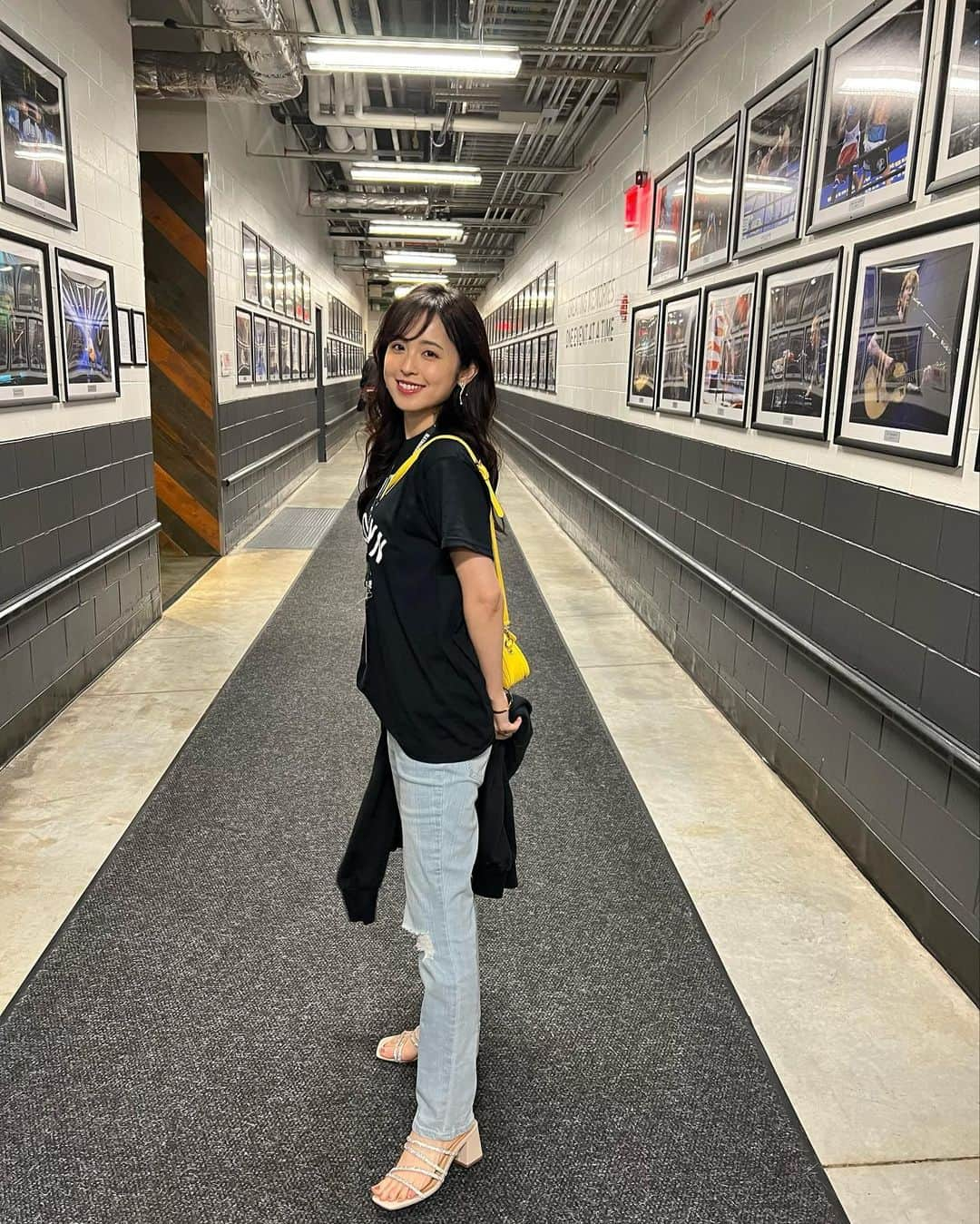 久慈暁子さんのインスタグラム写真 - (久慈暁子Instagram)「* Brooklyn Nets  2022-23シーズンが終わりました！ 今シーズンもおつかれさま🏀 * #brooklynnets  #barclayscenter」4月24日 12時27分 - kuji_akiko