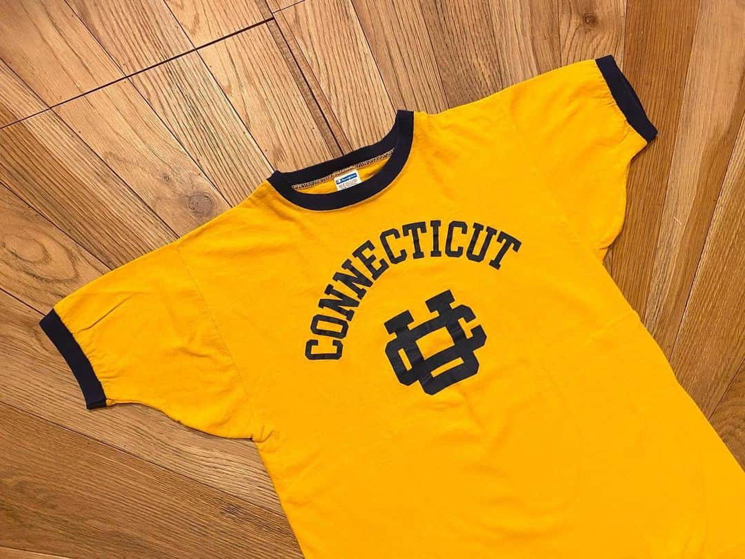 のインスタグラム：「「Todays Special」  Used Champion T.  Size M  着用感はございますが、古着慣れされている方でしたらまだまだ問題なく着用可能です。  着丈:約59cm 身幅:約43.5cm 肩幅:約40.5cm 袖丈:約15cm   ¥9,680-(税込)  ※お問い合わせはDMで宜しくお願い致します。  ※お問い合わせ頂いた順番に対応させて頂きます。  @standardcalifornia_os  @standardcalifornia_movie  #standardcalifornia  #スタンダードカリフォルニア  #古着 #used  #champion  #チャンピオン #tshirt #tシャツ」