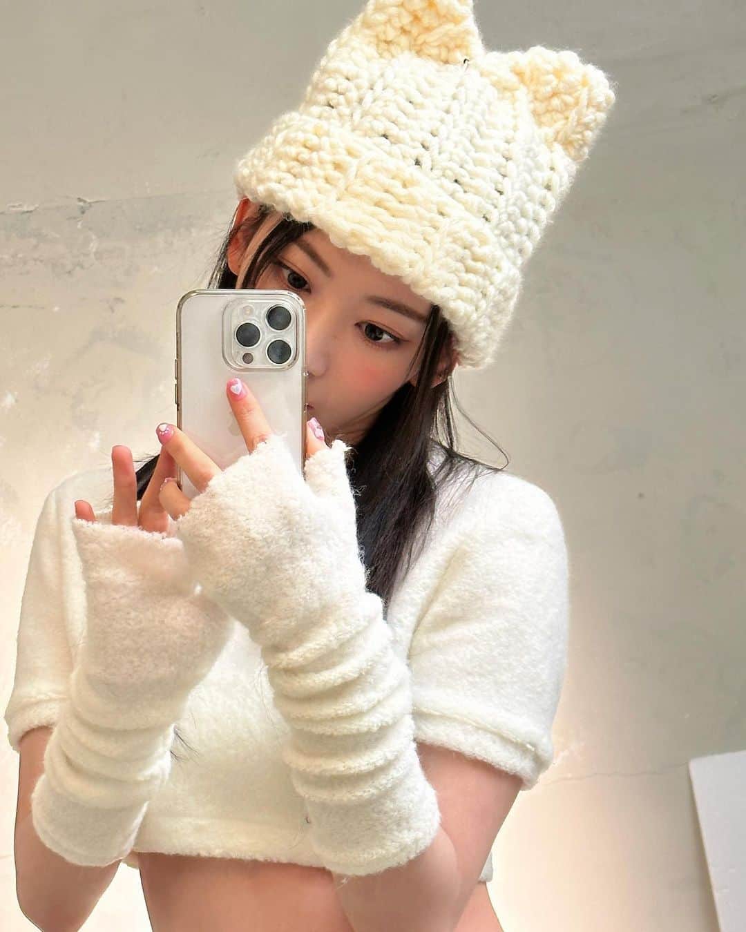 宮脇咲良さんのインスタグラム写真 - (宮脇咲良Instagram)「🐈🤍」4月24日 12時42分 - 39saku_chan