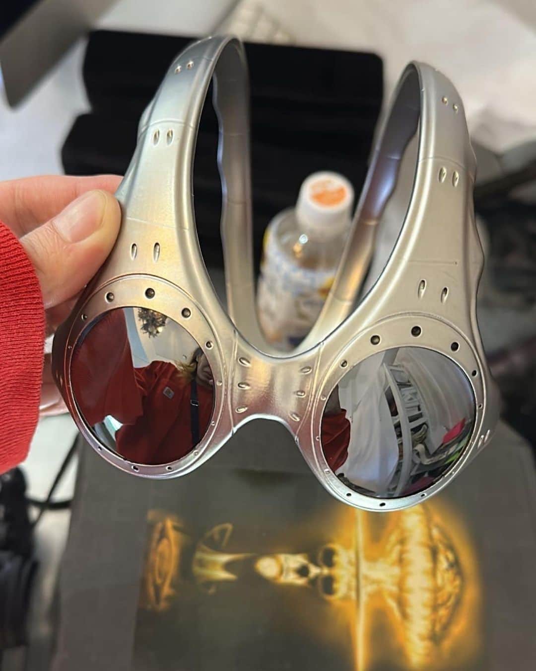 ロザッチのインスタグラム：「🤝🤩🦖」
