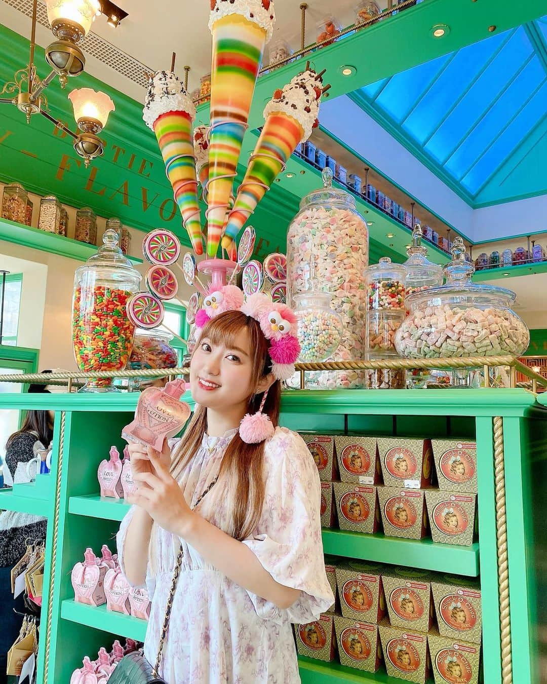 松本ゆんさんのインスタグラム写真 - (松本ゆんInstagram)「🍭🌈🍫💕❤️ ⭐️こんにちは⭐️✨  昨日はZOOM撮影会📸 ありがとうございました🙇‍♀️💕💕 来月もよろしくね♡♡♡  📍 @universal_studios_japan 🎪🎠  #ホグワーツ #ホグワーツ魔法魔術学校 #ハリーポッター #ユニバ #ユニバーサルスタジオジャパン #ユニバコーデ #大阪 #大阪観光 #universalstudios #japan #osaka #harrypotter #travel #followｍe #travelphotography #hogwartsismyhome」4月24日 12時55分 - m_y0729