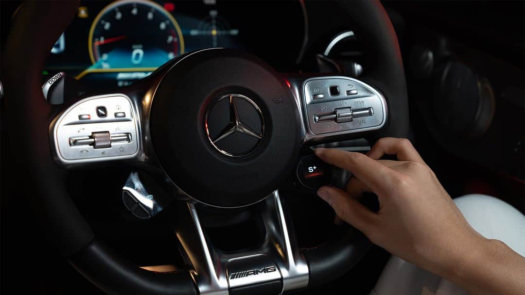 Mercedes-Benz Thailandさんのインスタグラム写真 - (Mercedes-Benz ThailandInstagram)「3 2 1 …. Let’s go 💥  ถึงเวลาแล้วที่คุณจะได้มาสัมผัสประสบการณ์ความสปอร์ตอย่างเหนือระดับไปกับ Mercedes-AMG C 43 4MATIC Coupé ด้วยดีไซน์อันมีเอกลักษณ์เฉพาะตัว ภายนอกทรงสปอร์ตตามสไตล์ Coupé และภายในมาพร้อมพวงมาลัย AMG Performance ตกแต่งด้วยหนัง nappa และระบบ AMG DYNAMIC SELECTED  ที่มีให้เลือกถึง 5 โหมด ตั้งแต่ Comfort, Sport, Sport Plus, Individual และ Slippery ที่พร้อมตอบโจทย์ได้ทุกการเดินทางของคุณ  *อุปกรณ์บางส่วนในภาพอาจแตกต่างจากที่จำหน่ายจริง โปรดตรวจสอบรายการอุปกรณ์ของรถยนต์แต่ละรุ่นที่ผู้จำหน่ายฯ อย่างเป็นทางการทั่วประเทศ​​  #AMGMonday #C43 #Coupé #MercedesAMG #MercedesBenzThailand」4月24日 13時00分 - mercedesbenzthailand