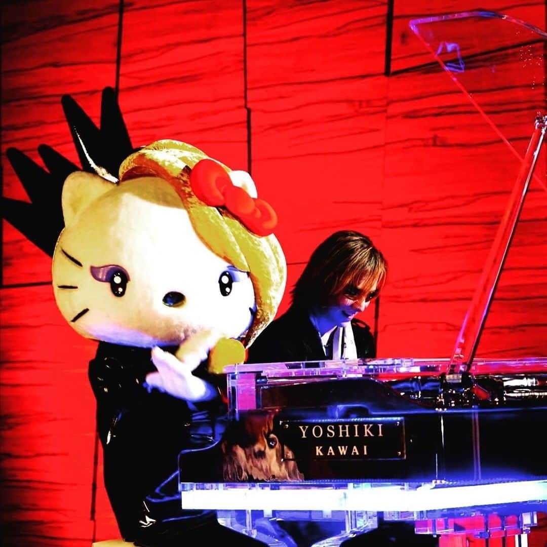 Yoshikittyのインスタグラム：「Playing beautiful music together!  Please support #yoshikitty in the 2023 #SanrioCharacterRanking! VOTE EVERY DAY from all of your devices until May 26th!  https://ranking.sanrio.co.jp/en/characters/yoshikitty/   #HelloKitty x #YOSHIKI #teamyoshikitty #チームyoshikitty #Sanrio  @YoshikiOfficial」