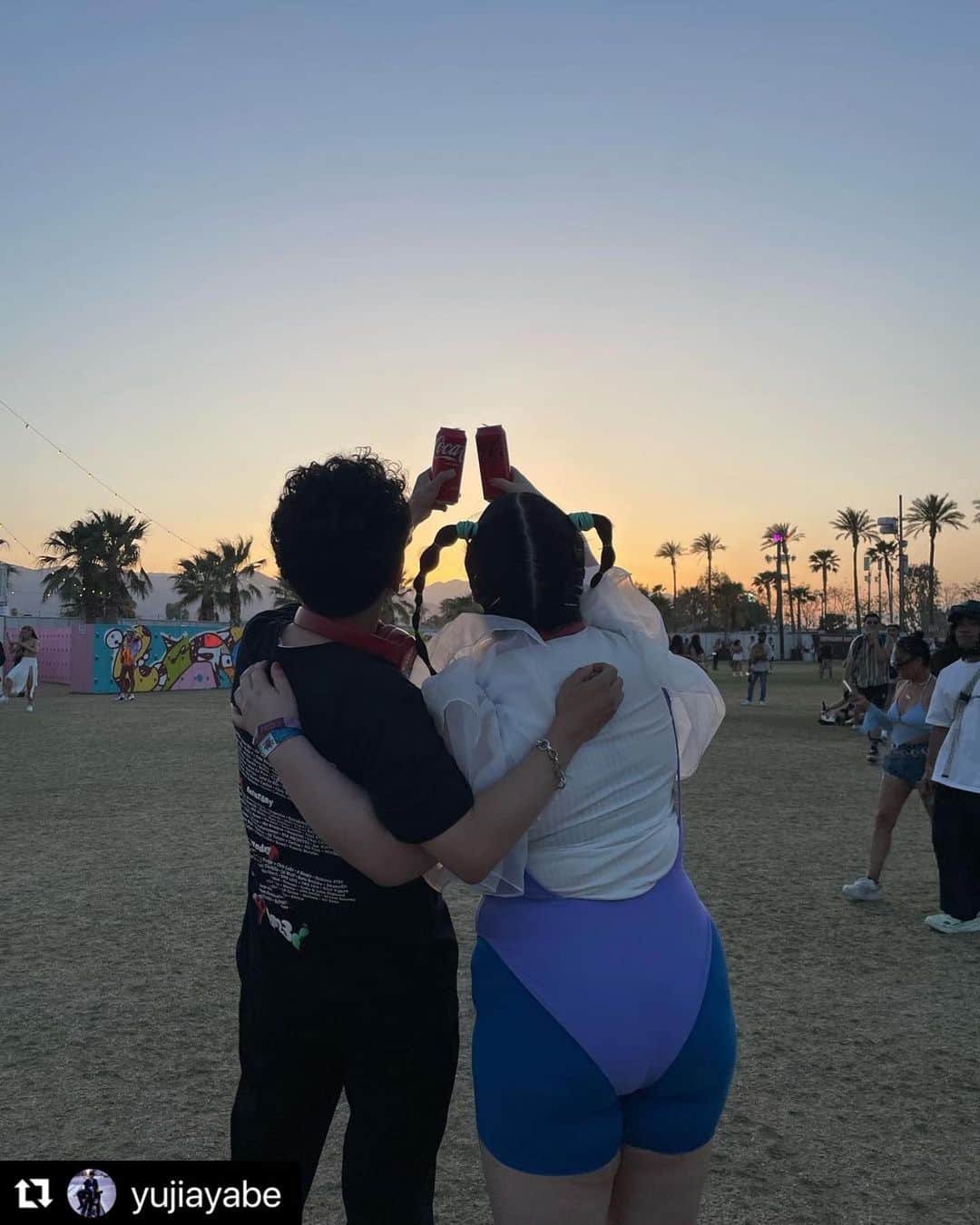 コカ･コーラさんのインスタグラム写真 - (コカ･コーラInstagram)「Lovely to see you two embracing and getting empowered with #CokeStudio music 🎶🥳🥳 #Repost @yujiayabe  ・・・ We are having fun in Coachella. #CokeStudioatCoachella #CokeStudio #PR @yuriyan.retriever」4月24日 13時14分 - cocacola_japan