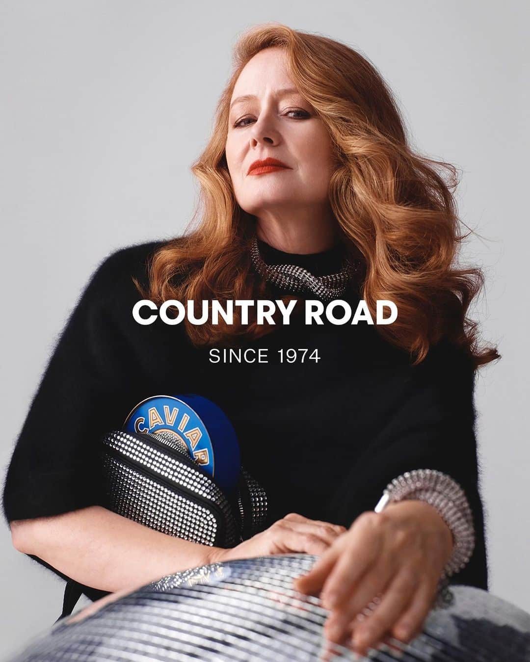 ミランダ・オットーさんのインスタグラム写真 - (ミランダ・オットーInstagram)「Celebrating everything that Mum is: A @countryroad campaign starring @miranda.otto that shines a light on the many contrasts of motherhood—from the life lessons to the joyful moments and everything in between.」4月24日 13時21分 - miranda.otto