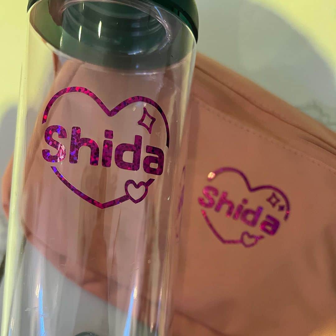 のインスタグラム：「shida💖🎀✨ 可愛い可愛い、素敵なプレゼントをいただきました！ ありがとうございます♡」