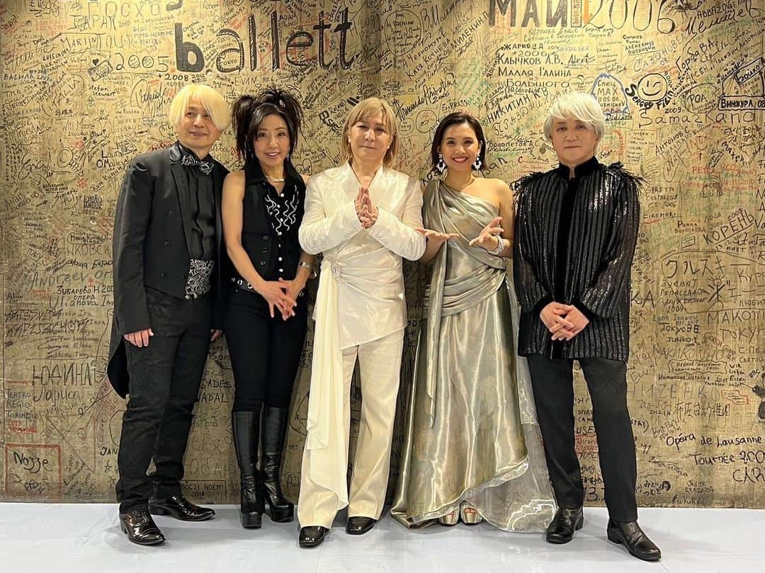 Beverlyさんのインスタグラム写真 - (BeverlyInstagram)「billboard classics 小室哲哉 Premium Symphonic Concert 2023 -HISTORIAに出演させていただきました！  It was such an experience. 💙 こんな最高な機会をいただけて、とても嬉しく、小室さんに本当に感謝してます！小室さんと浅倉さん、藤原さんと東京フィルハーモニー交響楽団のみなさんと一緒にパフォーマンスが出来て気持ちよかったです！東京文化会館では初めてのパフォーマンスでした。本当に忘れられない経験になりました😌またBe The Oneを3人で披露することができて、みなさんのクラップで更に盛り上がって最高の景色でした！ ありがとうございます！！！」4月24日 13時26分 - beverly_official_