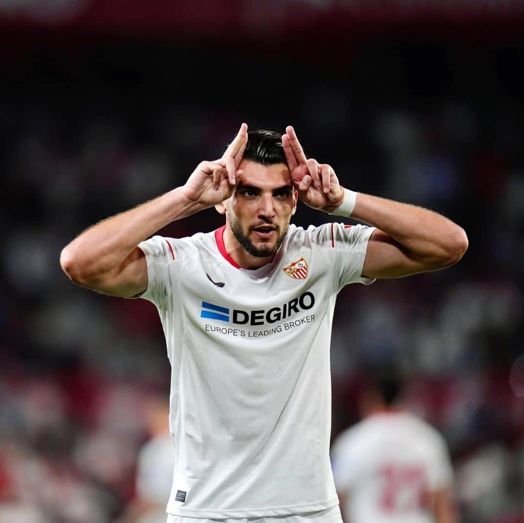 セビージャFCのインスタグラム：「𝓡𝓐𝓕𝓐 𝓜𝓘𝓡 😈  ⚽️❤️ 1️⃣2️⃣  #WeareSevilla #NuncaTeRindas」