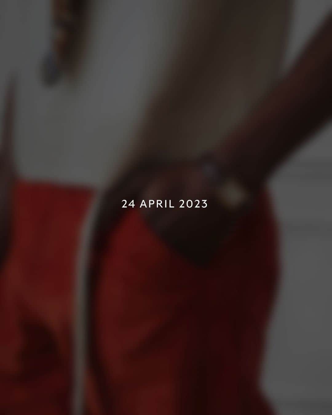クロスサージョンのインスタグラム：「CHANGING OF THE GUARD 24 April 2023  #clothsurgeon #bespoke #streetwear」
