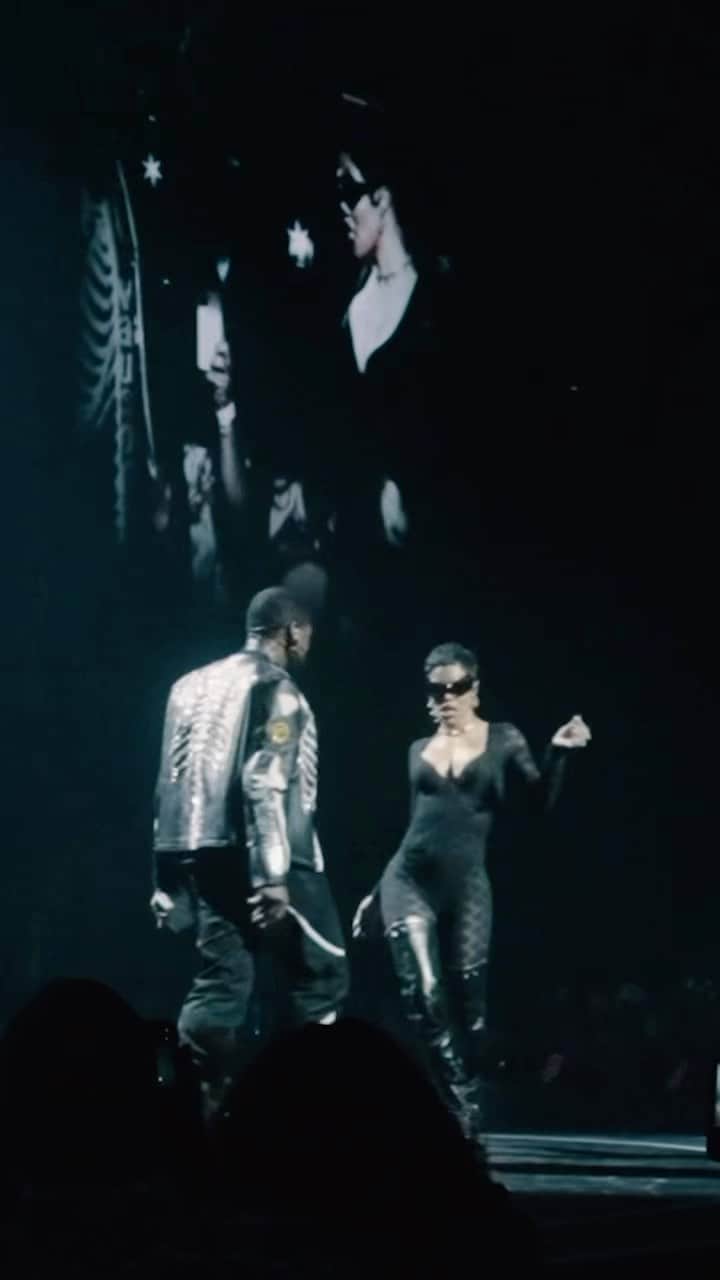 アッシャーのインスタグラム：「The Baddest Girl @teyanataylor 😮‍💨🙌🏾👑」