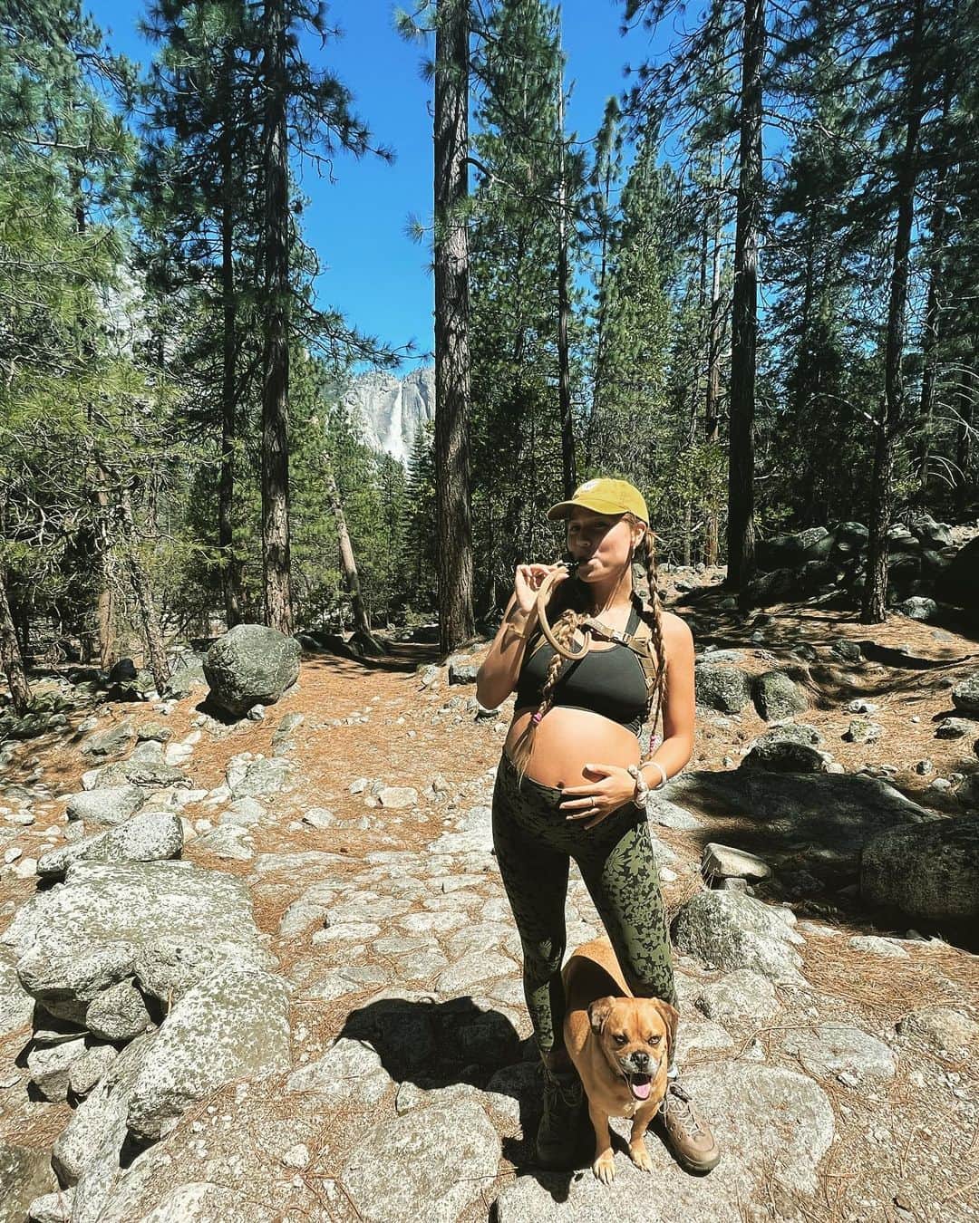 ティア・ブランコさんのインスタグラム写真 - (ティア・ブランコInstagram)「Hello Yosemite & third trimester 👋🏽 baby moonin with @brodyjenner & Shoey ❤️」4月24日 4時56分 - tiablanco
