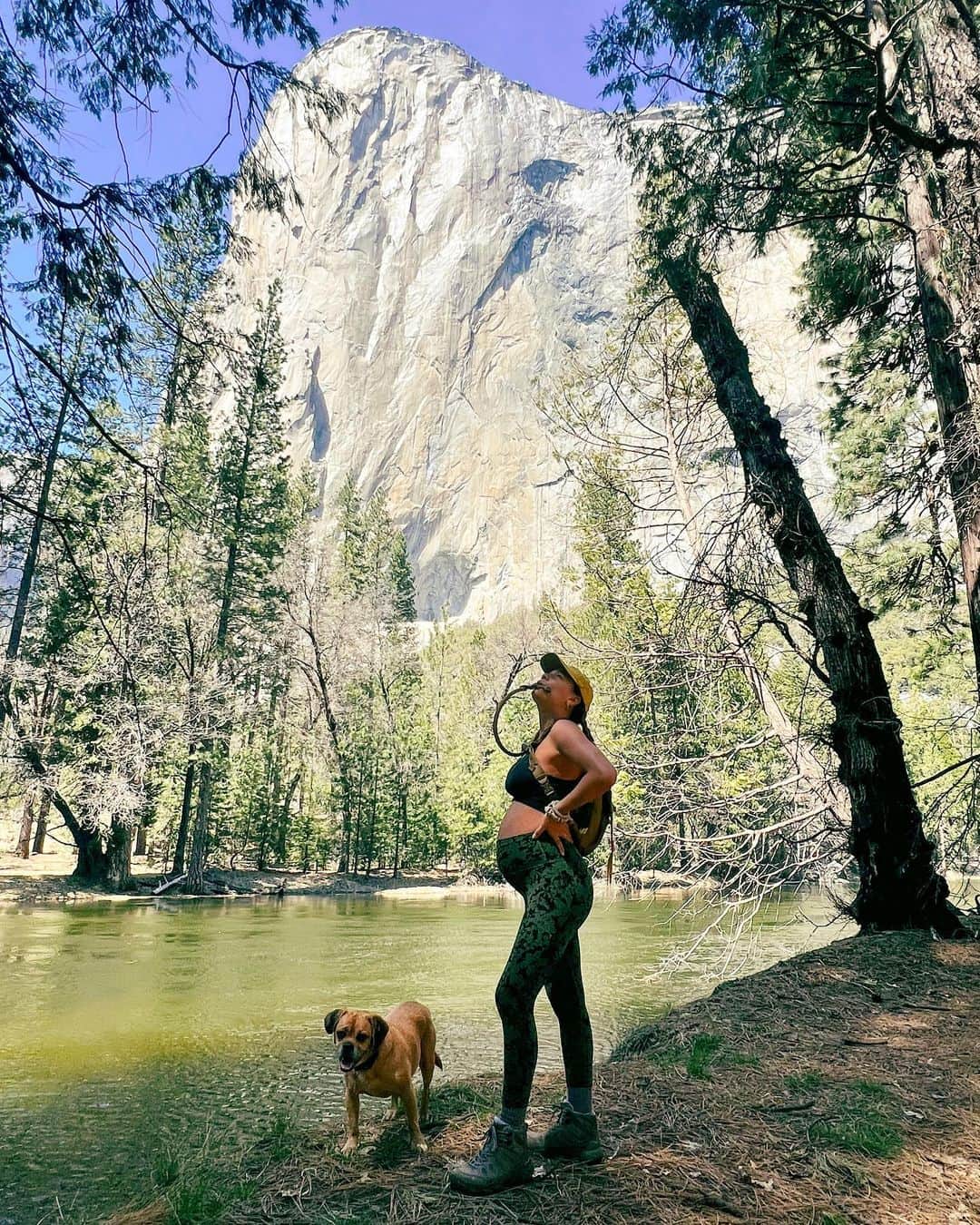 ティア・ブランコのインスタグラム：「Hello Yosemite & third trimester 👋🏽 baby moonin with @brodyjenner & Shoey ❤️」