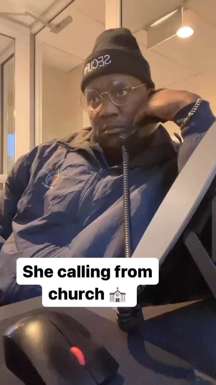 ファンクマスター・フレックスのインスタグラム：「QUESTION? ARE THOSE CHEEKS CLAPPING? IN CHURCH? ON A SUNDAY? WHY IS HE NOT AT THAT CHURCH WITH HER EVERY SUNDAY? HIS FACIAL EXPRESSIONS ARE SO NUTS! @_ilovemaxie」