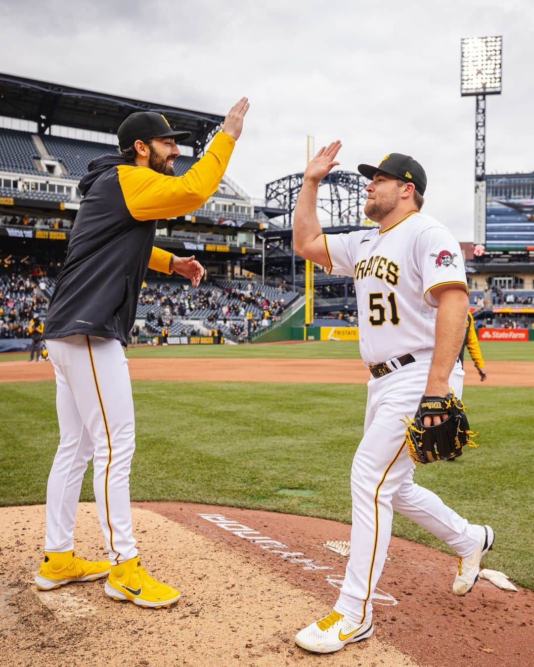 ピッツバーグ・パイレーツのインスタグラム：「We're doing alright rn #RaiseIt」