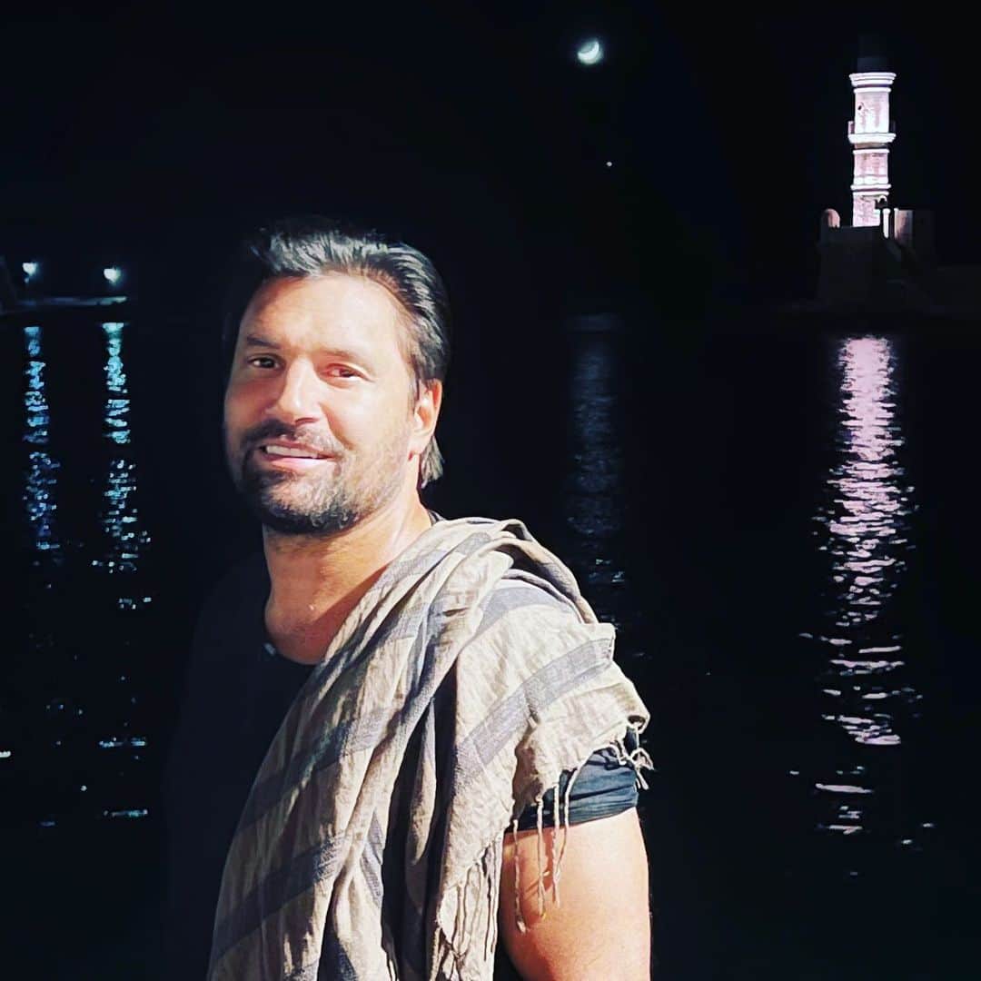 のインスタグラム：「Last Night Chania - Moon & Venus sinking beside the Ancient Lighthouse」