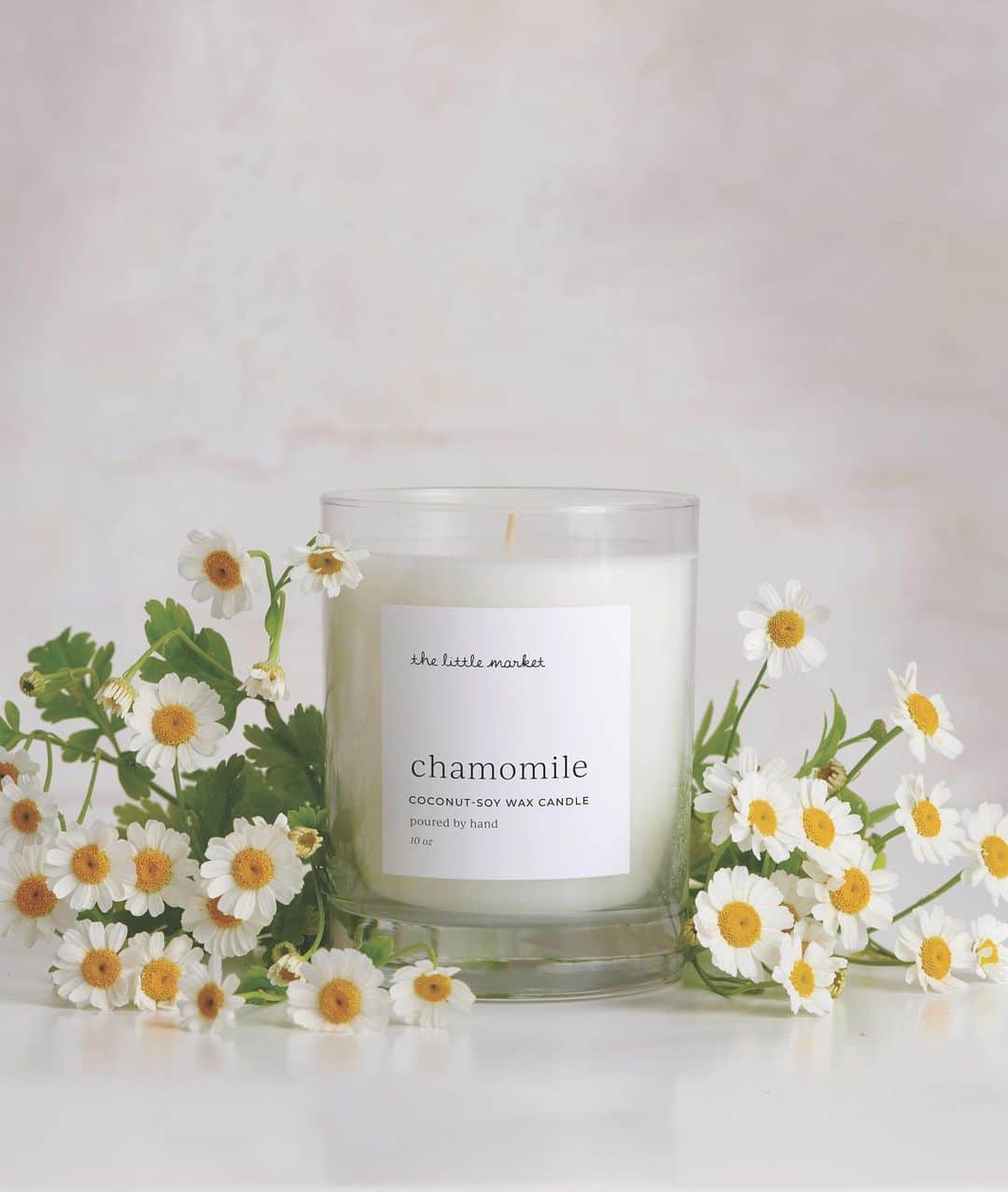 The Little Marketさんのインスタグラム写真 - (The Little MarketInstagram)「Stock up on spring candle scents for this season and beyond. These floral favorites are moving quick, so fill your cart before it's too late! 🌼」4月24日 6時34分 - thelittlemarket