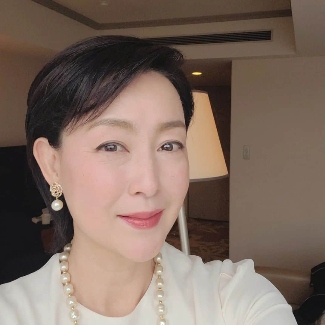 床嶋佳子さんのインスタグラム写真 - (床嶋佳子Instagram)「おはようございます！  昨晩は主人の先輩のご家族に福岡でご馳走になりました‼️😆  福岡の豊かな食材に舌鼓を打ちながら、素敵なご家族✨️との会話に花が咲き最高の時間を過ごすことが出来ました‼️  ご家族の皆様 ありがとうございました‼️💕 追伸！ お答えします！ お店の名前は「田中田」です。 東京西麻布にもあるそうです！ #田中田 #博多 #西麻布」4月24日 6時35分 - yoshiko.tokoshima