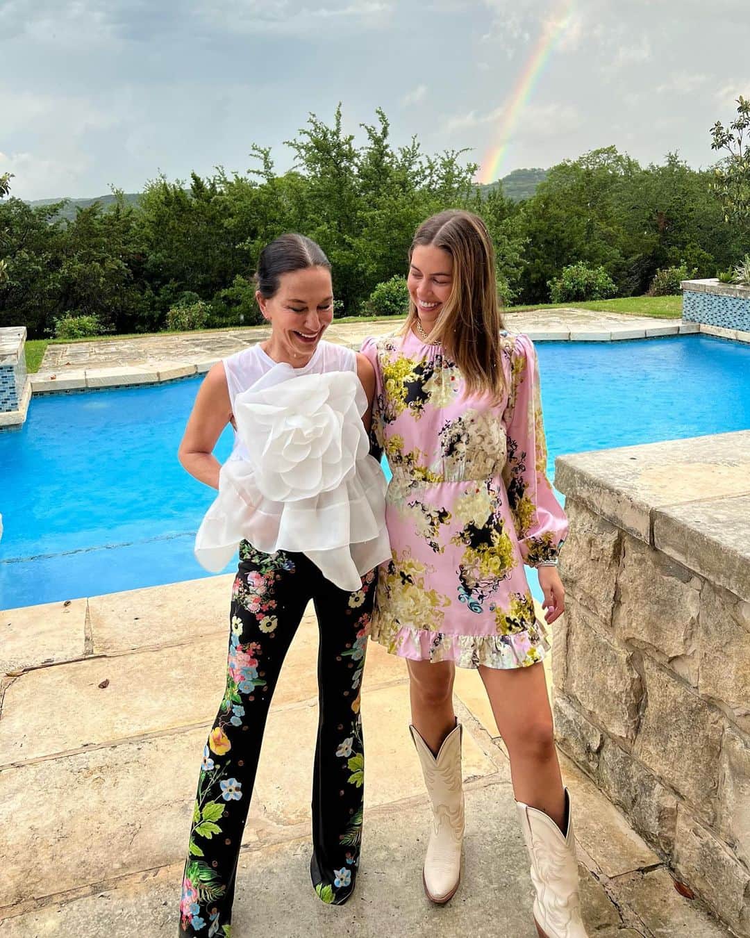 シンシア ローリーのインスタグラム：「from the Texas tour 🌈」
