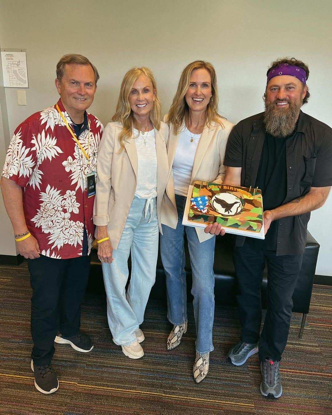 コリー・ロバートソンのインスタグラム：「Fun weekend in Austin, TX, where my parents came to watch @realwilliebosshog and I speak @lifesurgeevent (so thankful for the way they support everything we do), my mom and I accidentally matched (again 😊), we celebrated Willie’s bday on stage (with a camo cake), went to church and had lunch with friends (such a great time we didnt think to take a pic) and I got this pic sent to me of the @hisstorythemusical tent that is almost complete (🤗🙌🏼premieres May 18th if you don’t know what this is, check it out! You’re going to want to come see for yourself!)」