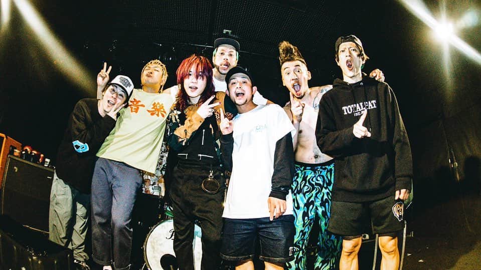 TOTALFATのインスタグラム：「SPARK!!SOUND!!SHOW!! 広島、福岡と2本参加させてもらいました。  最高の時間をありがとうございました！ 次は自分たちのツアーに必ず誘います！！ @sparksoundshow_official   Photo by @nsmrktk」