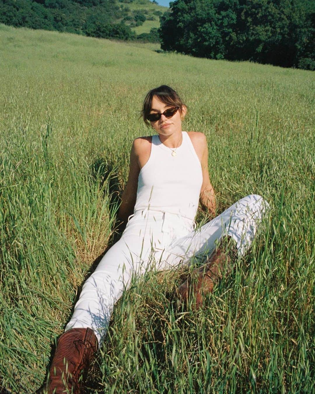 motherdenimのインスタグラム：「Mow it over.」