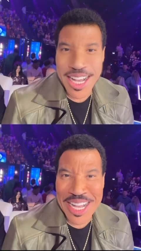 のインスタグラム：「I cannot spot the difference . 🤷🏽‍♂️🤷🏽‍♂️🤣 #AmericanIdol is 21 and so are we!」